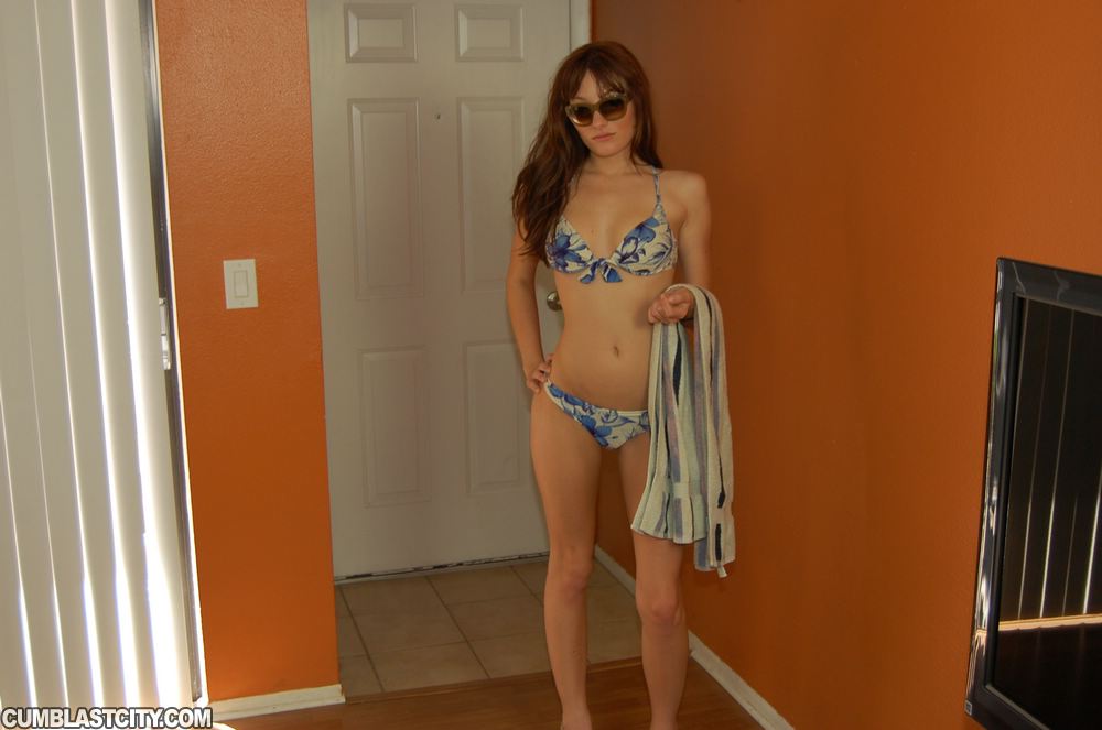 Graceful teen babe in sunglasses rubbing her slit under her panties 포르노 사진 #428388434