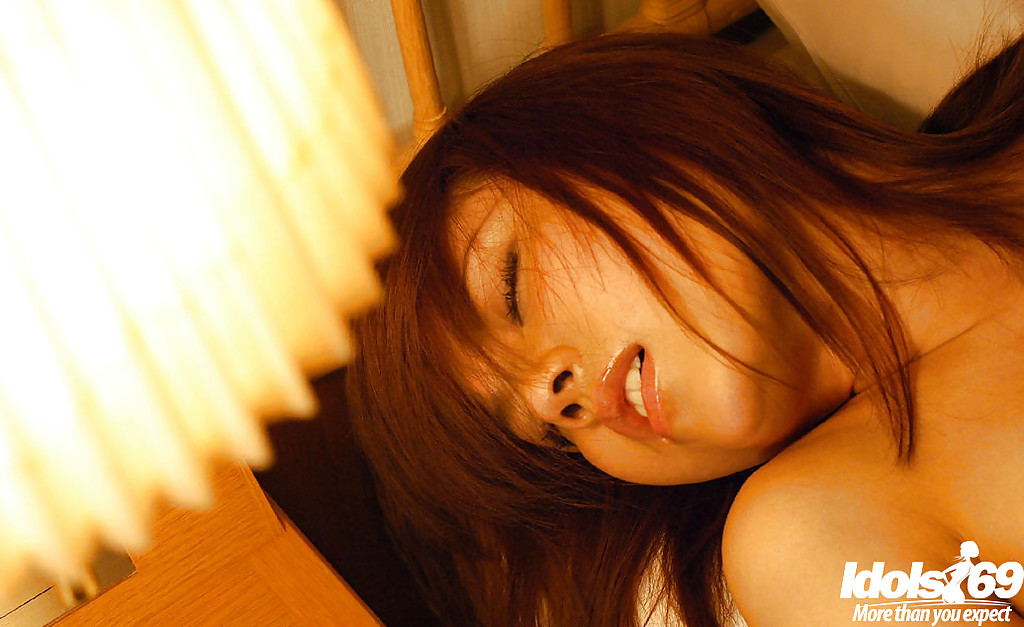 Sweet Asian Babe With Hairy Cunt Chikaho Ito Posing On The Bed