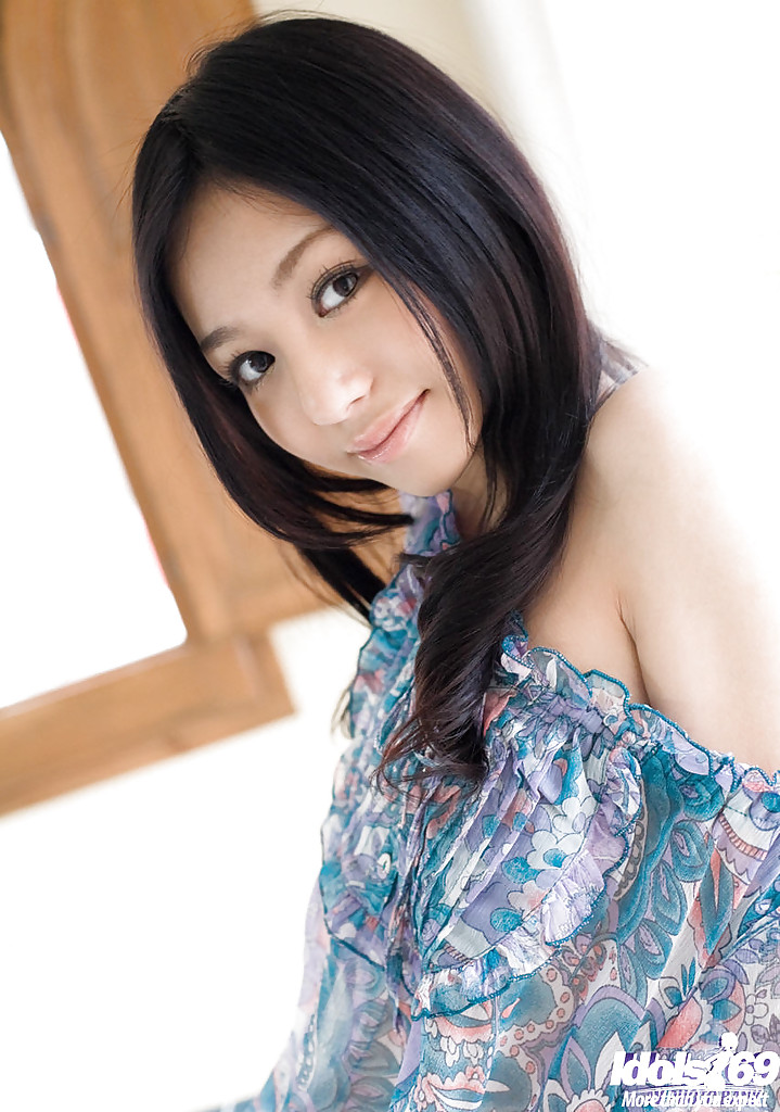 Ravishing asian coed Aino Kishi ucovering her graceful body porno fotoğrafı #424262576