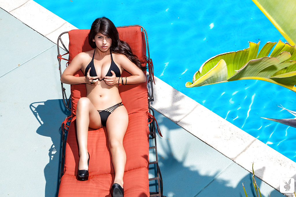 Bosomy latina babe Layla Rose slipping off her bikini top outdoor порно фото #426911717