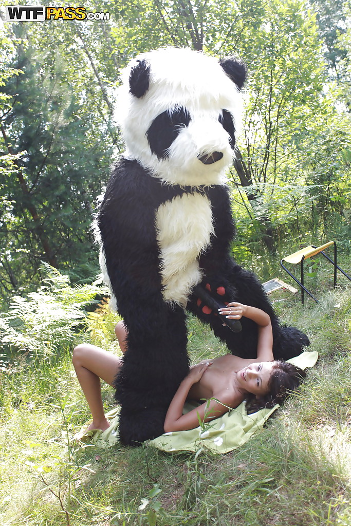 Naughty teen cutie with svelte body have some fun with a panda toy outdoor 色情照片 #425515692 | Panda Fuck Pics, Outdoor, 手机色情