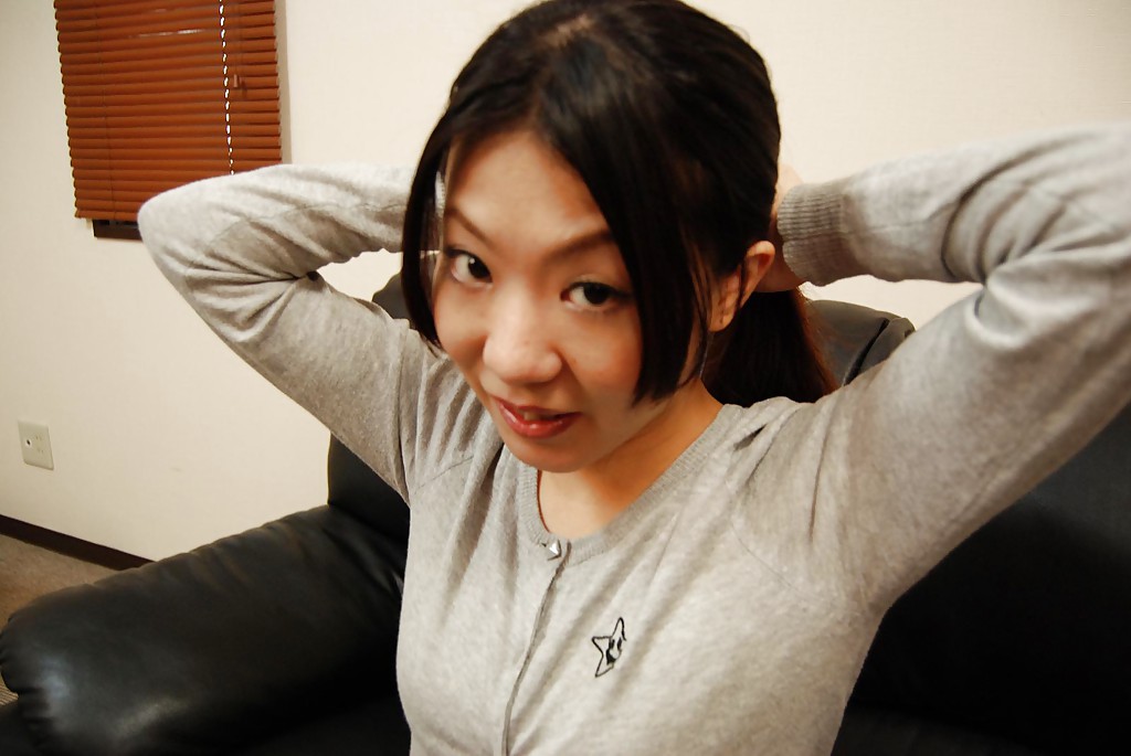 Asian Milf Shizuka Saeki Stripping Down And Playing With A Vibrator