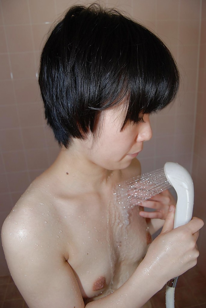 Slippy asian girl with neat ass and tiny tits Rina Iida taking shower foto porno #426558004