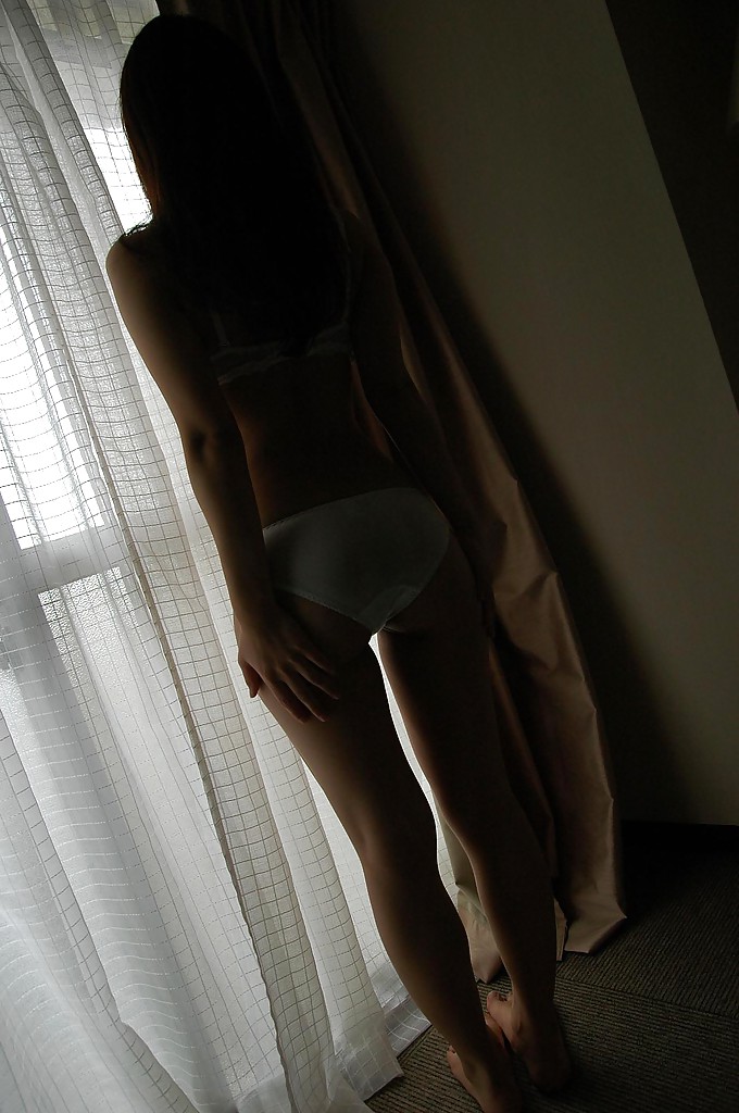 asian babe Shimomura Haruka undressing and showcasing her gash in close up 色情照片 #424830420