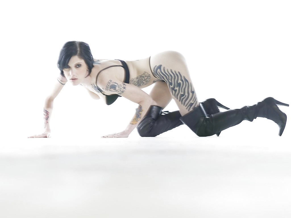 Hot babe in thigh boots showcasing her graceful tattooed curves 色情照片 #428120121 | Cadence st john, Tattoo, 手机色情