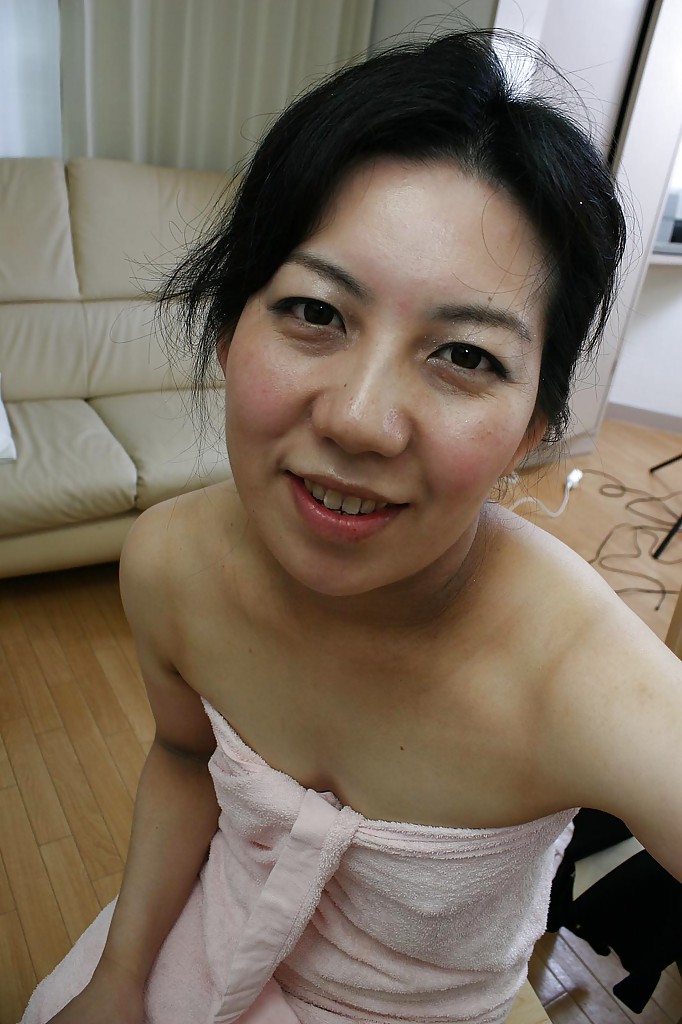 Lusty asian mature lady has some pussy fingering fun after bath foto pornográfica #422642284 | Natsuki Date, Japanese, pornografia móvel