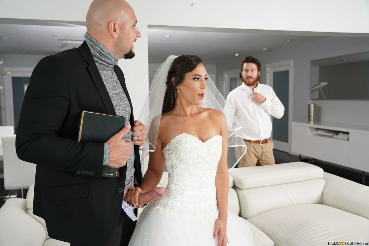 Bootylicious bride Kelsi Monroe screws a handsome officiant on her wedding day ポルノ写真 #424223138