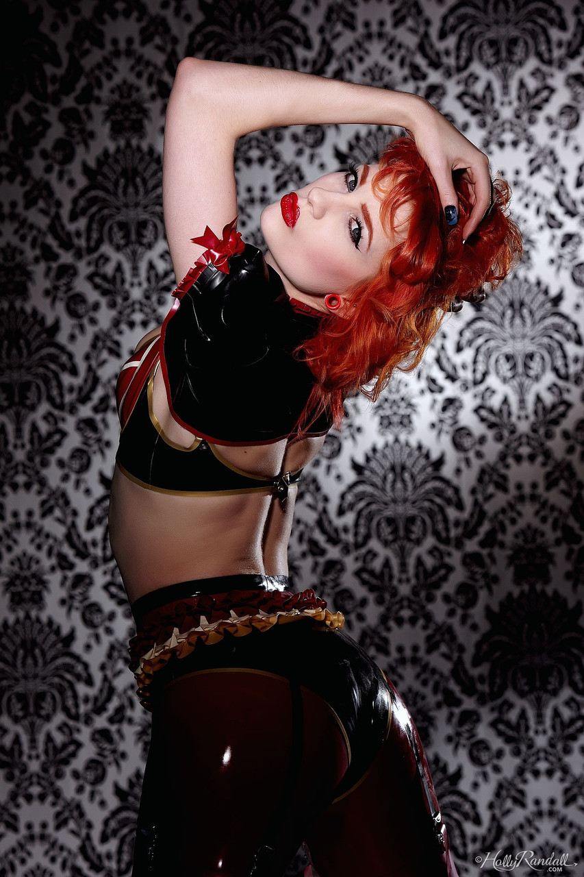 Redhead hottie Ulorin Vex shows her tiny boobs and poses in leather high heels порно фото #428602705