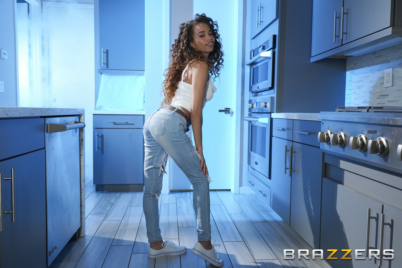 Curly haired ebony angel Cecilia Lion gets her shirt and adorable ass wet porno fotky #425405242 | Brazzers Network Pics, Cecilia Lion, Teen, mobilní porno