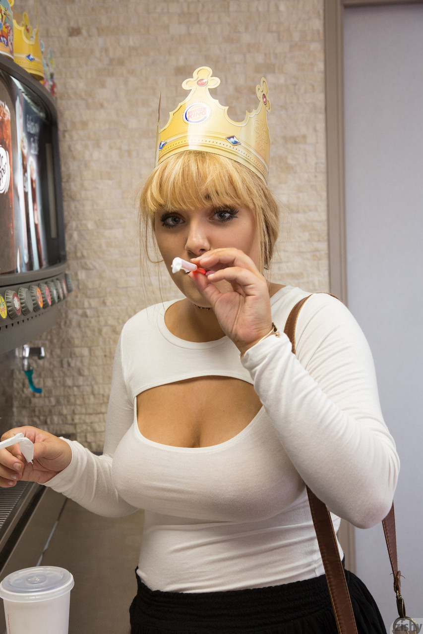 Naughty teen Gwen Stanberg licks her big boobs at the Burger King restaurant 色情照片 #423890336 | Zishy Pics, Gwen Stanberg, Girlfriend, 手机色情