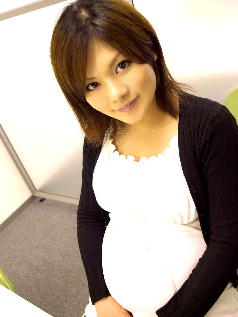 Pregnant Japanese Beauty Yuri Mizukami Gets Her Hairy Pussy Fucked In Pov
