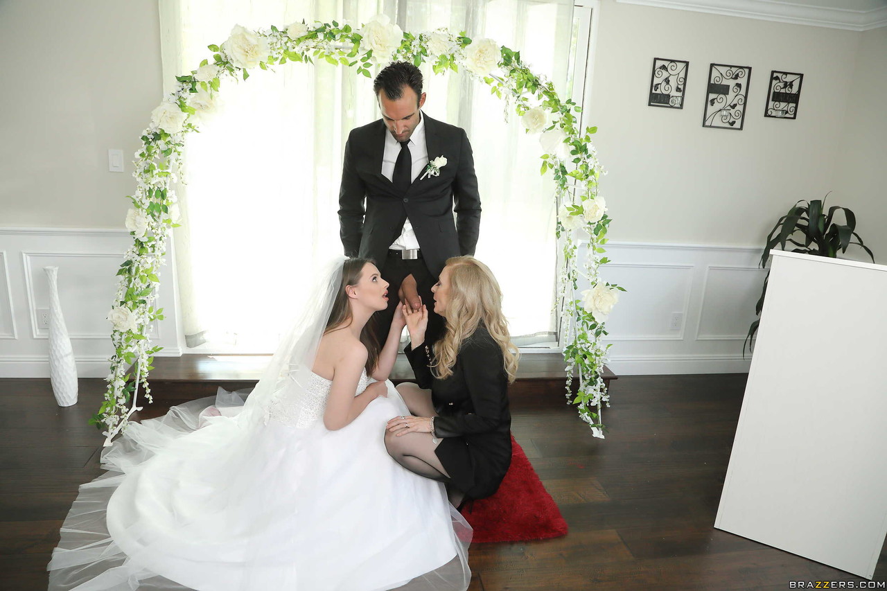 Slutty bride Jillian Janson enjoying a wild FFM threesome on her wedding day 色情照片 #424223853