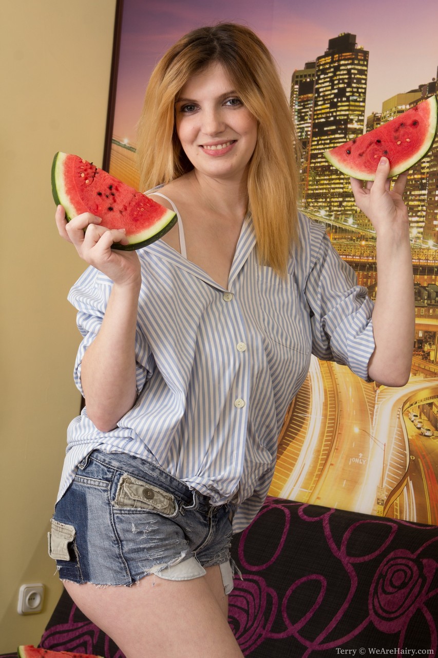 Busty blonde Terry strips & shows her hairy cunt while eating a watermelon ポルノ写真 #428361977 | We Are Hairy Pics, Terry, Pussy, モバイルポルノ