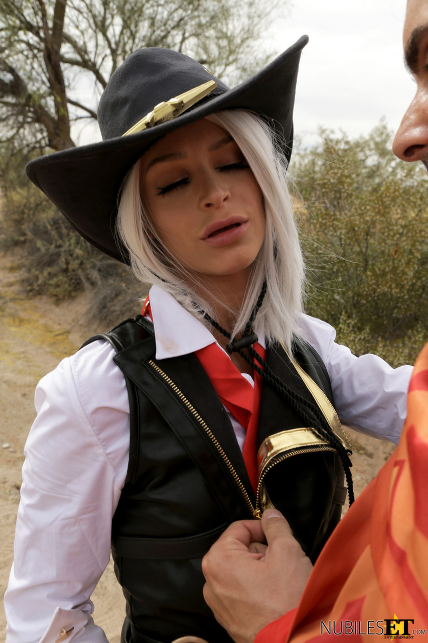 Blonde cowgirl Emma Hix gets stripped and fucked in the middle of nowhere 포르노 사진 #423029632 | Nubiles ET Pics, Emma Hix, Cosplay, 모바일 포르노