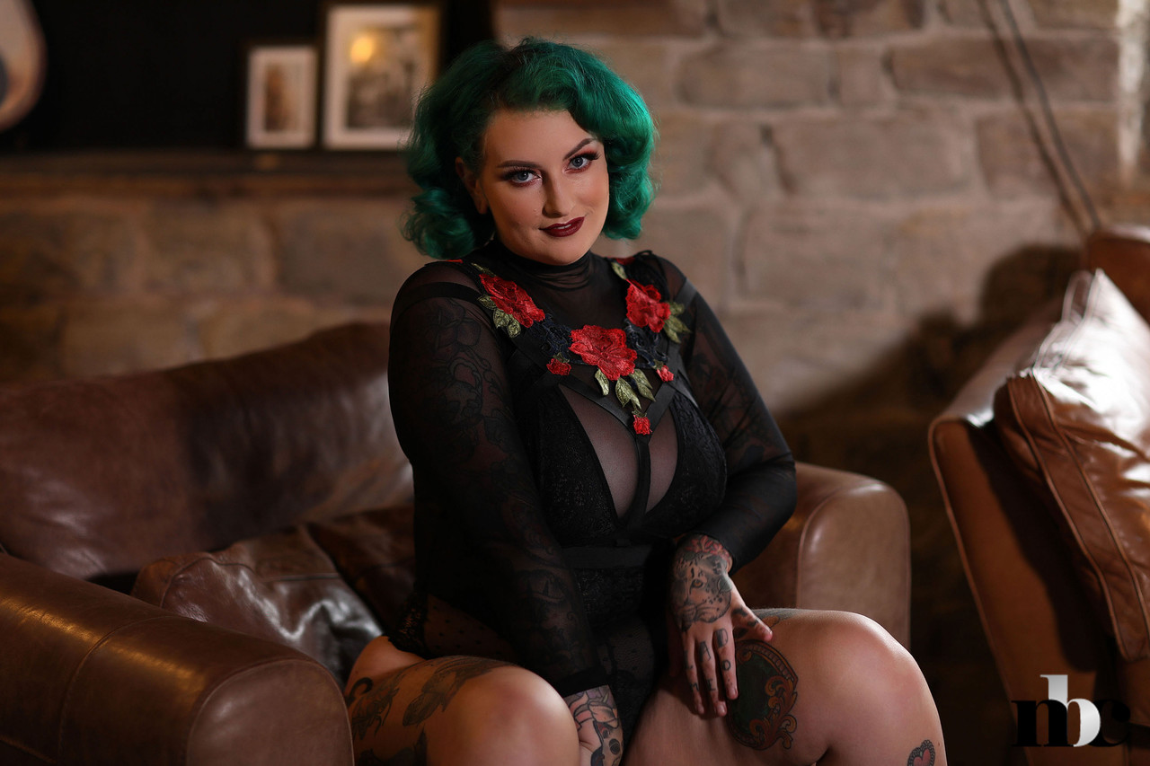 Chubby green haired model Galda Lou reveals her monster tattooed curves 色情照片 #424729445 | Nothing But Curves Pics, Galda Lou, Tattoo, 手机色情