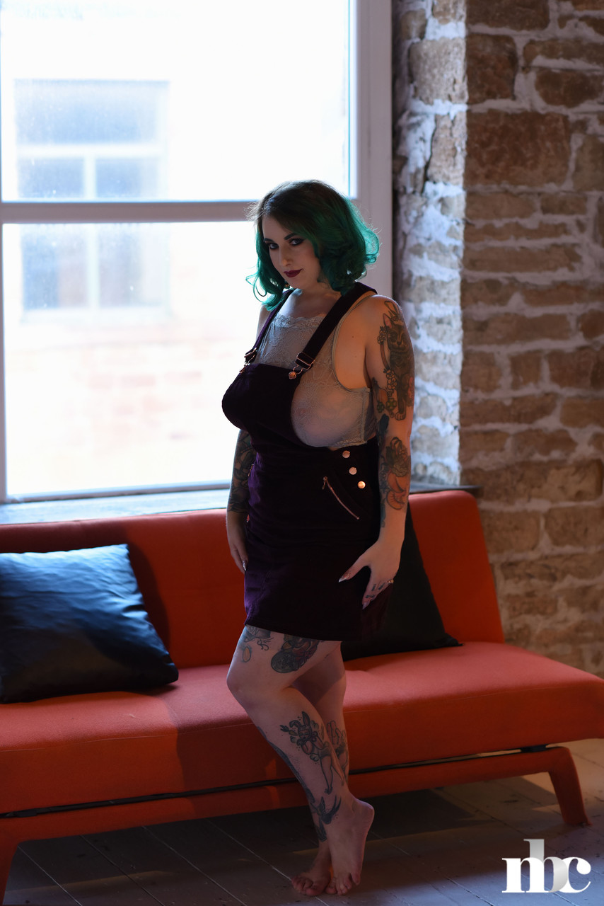 Chubby babe with green hair Galda Lou displays her huge boobs and fat ass porno foto #423767256 | Nothing But Curves Pics, Galda Lou, Tattoo, mobiele porno