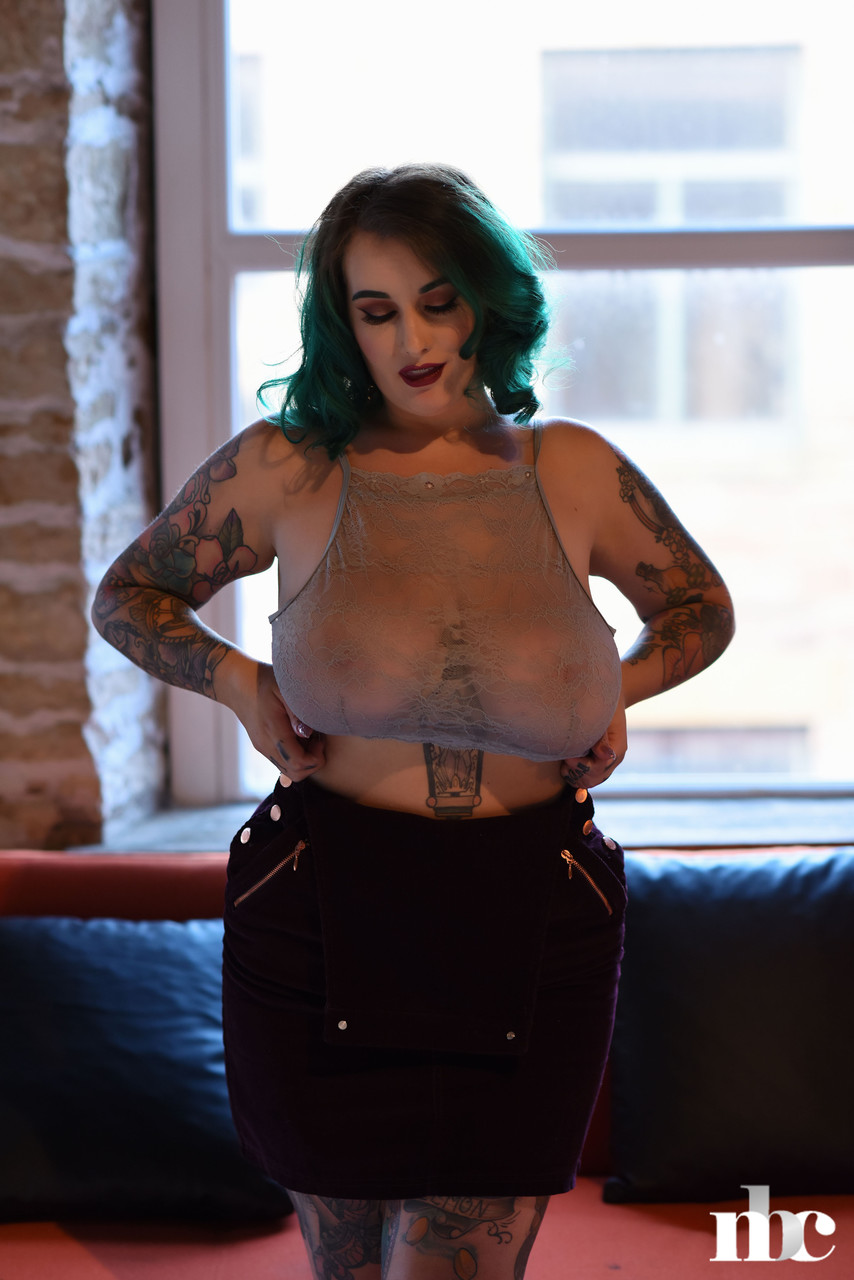 Chubby babe with green hair Galda Lou displays her huge boobs and fat ass foto pornográfica #423767278 | Nothing But Curves Pics, Galda Lou, Tattoo, pornografia móvel