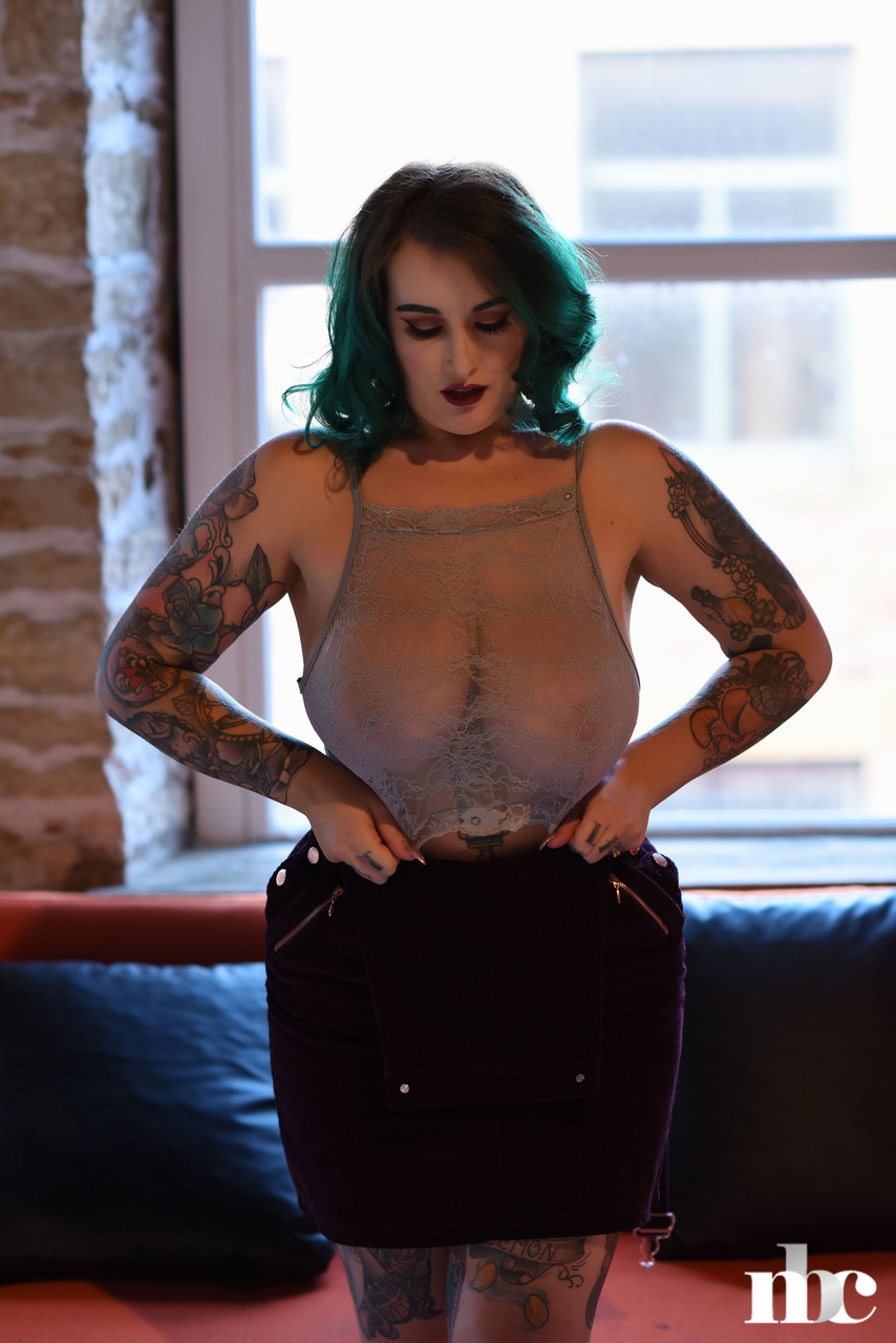 Chubby babe with green hair Galda Lou displays her huge boobs and fat ass foto pornográfica #423767287 | Nothing But Curves Pics, Galda Lou, Tattoo, pornografia móvel