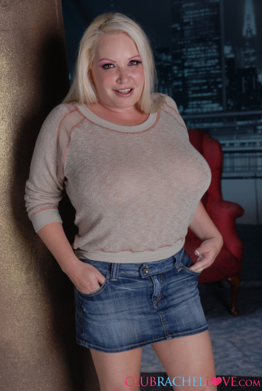 Blonde cougar Rachel Love exposes her tremendous breasts and flaunts them foto porno #428411613 | Pornstar Platinum Pics, Rachel Love, BBW, porno ponsel