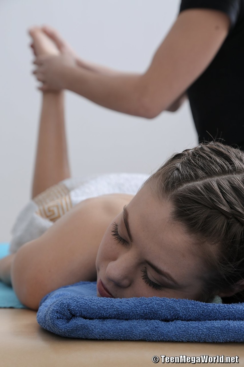Beautiful teen Irina C gets a hardcore dicking during a sensual massage 포르노 사진 #423945615 | Tricky Masseur Pics, Bonnie Shai, Massage, 모바일 포르노