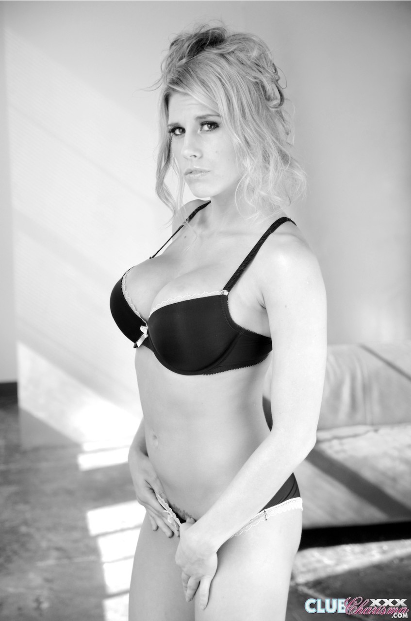 Hot blonde Charisma Cappelli showing her big tits & her meaty snatch in B&W foto porno #425586158