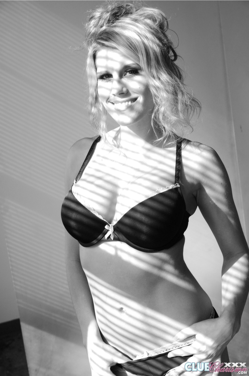 Hot blonde Charisma Cappelli showing her big tits & her meaty snatch in B&W foto porno #425586161