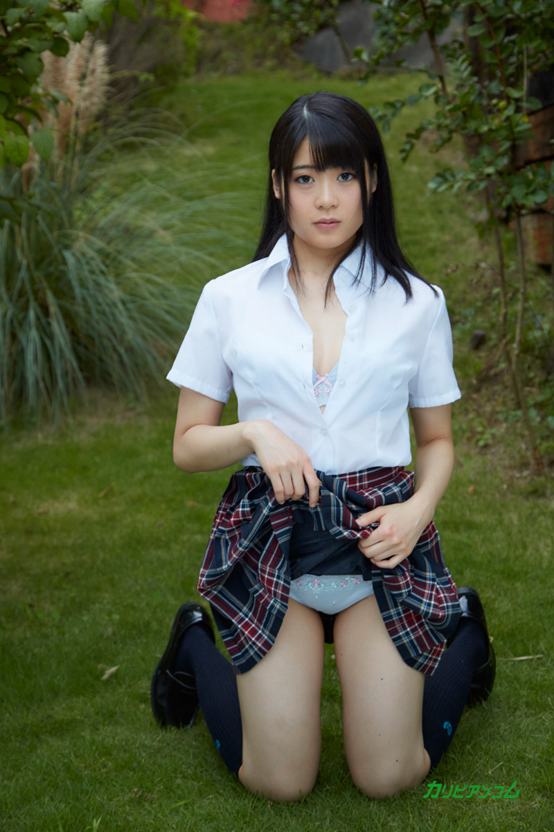 Asian cutie Runa Mitsuki gets her bush fingered, toyed and rammed foto porno #422576366