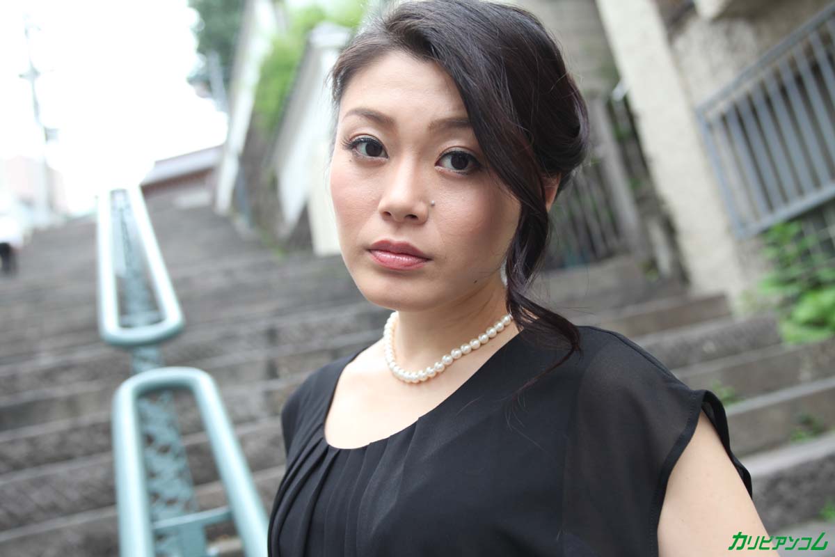 Asian wife Kyoko Nakajima fucks the neighbor & gets her hairy pussy creampied foto porno #427332717