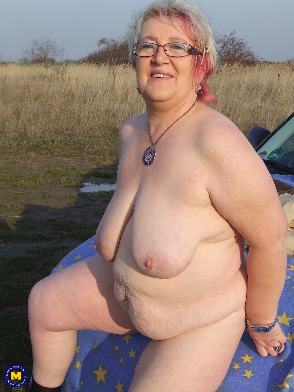 Wild granny with huge saggy tits Silke poses in lingerie & masturbates outside 色情照片 #422616264 | Mature NL Pics, Silke, Granny, 手机色情