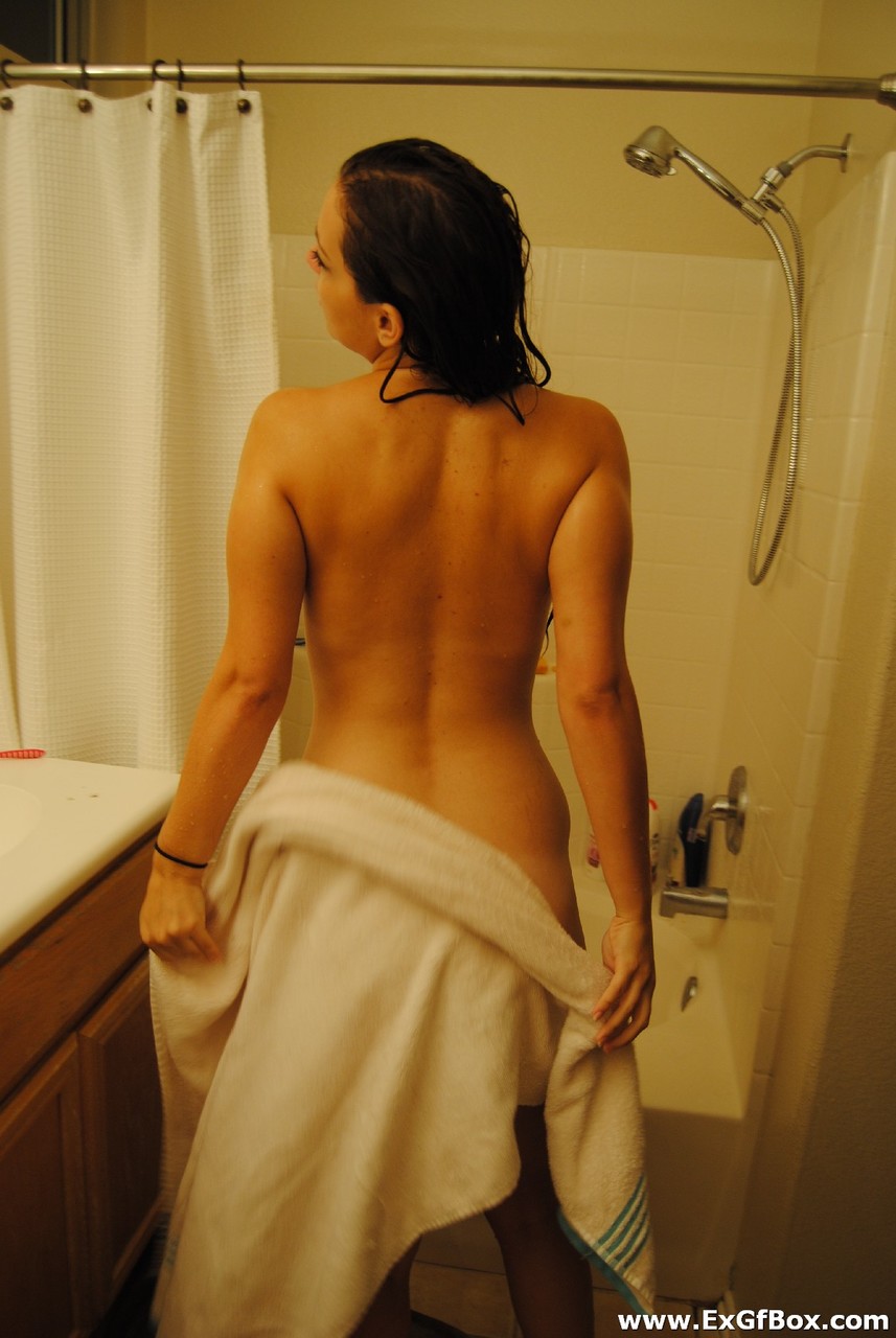Amateur teen with naturals Samanta teases with her curves in a bathtub foto porno #427956916 | Ex GF Box Pics, Samantha Marie, Girlfriend, porno móvil