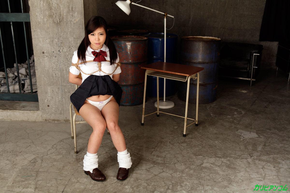 Asian schoolgirl Seri Yuki gets tied up and rammed and fingered by two dudes foto porno #422668515