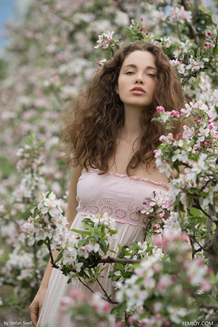 Brunette teen with a lovely bosom Vika A poses nude among flowers 포르노 사진 #428536876 | We Are Hairy Pics, Hairy, 모바일 포르노
