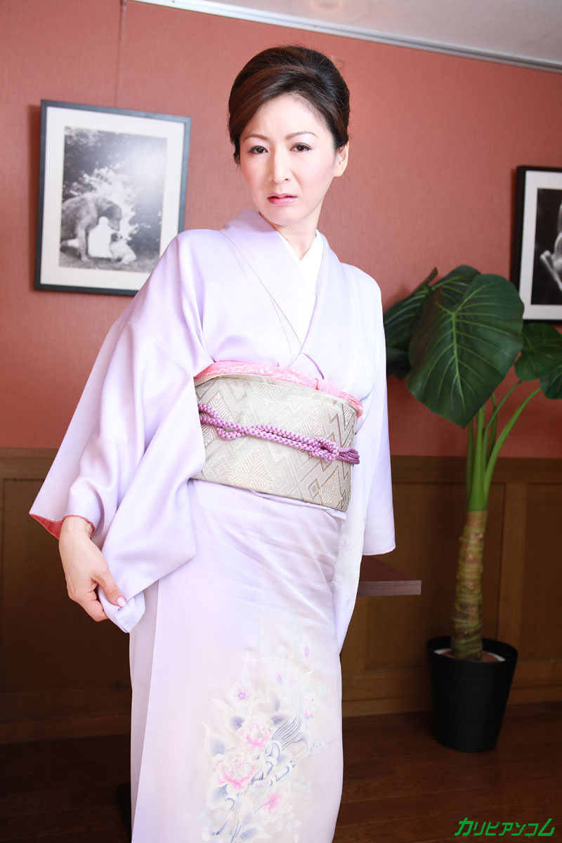 Stunning Japanese lady Hitomi Ohashi gets creampied during sensual sex zdjęcie porno #427133955