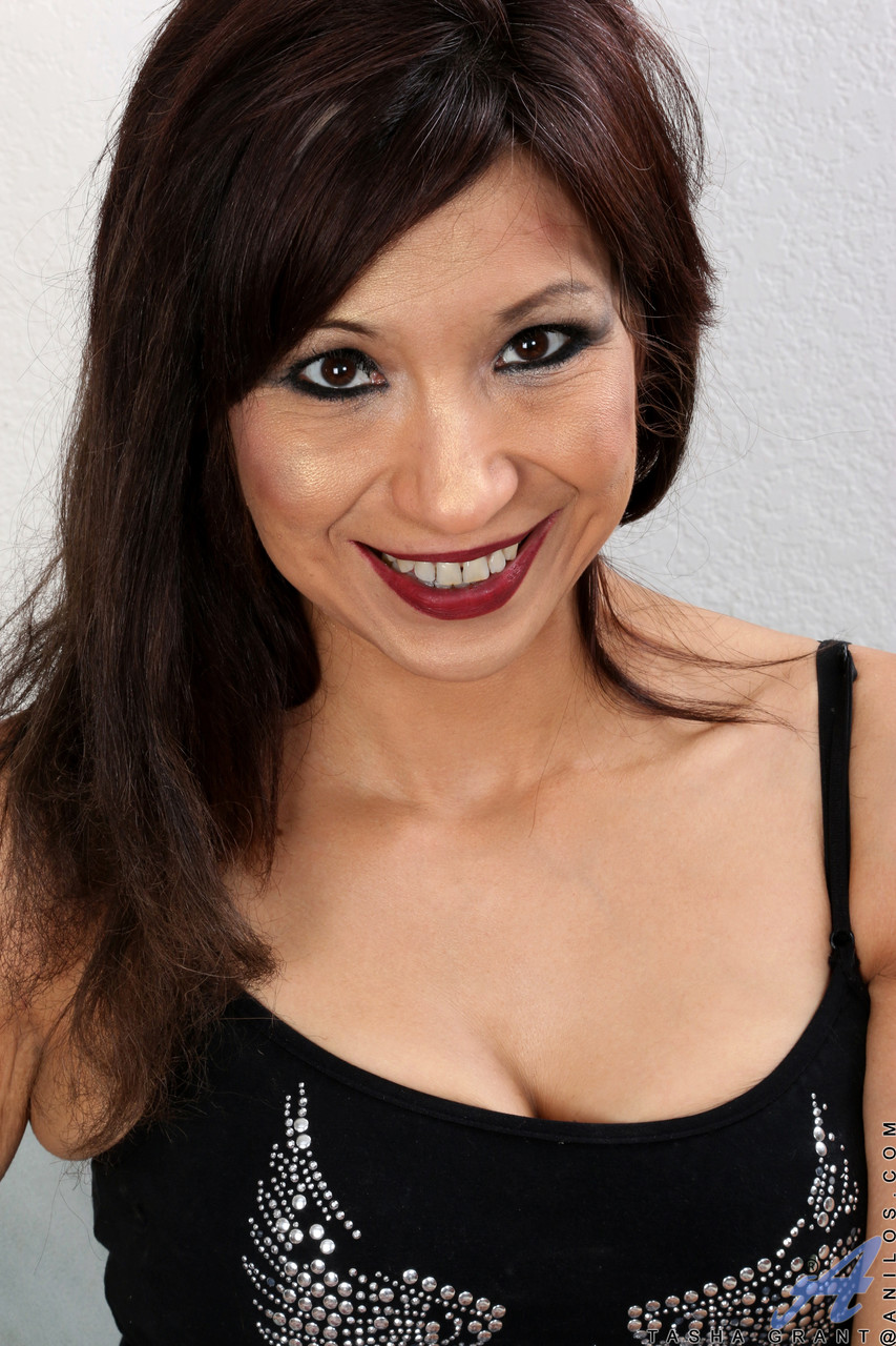 American MILF Tasha Grantreveals her small saggy tits and toys her coochie 포르노 사진 #428227715 | Anilos Pics, Tasha Grant, Mature, 모바일 포르노