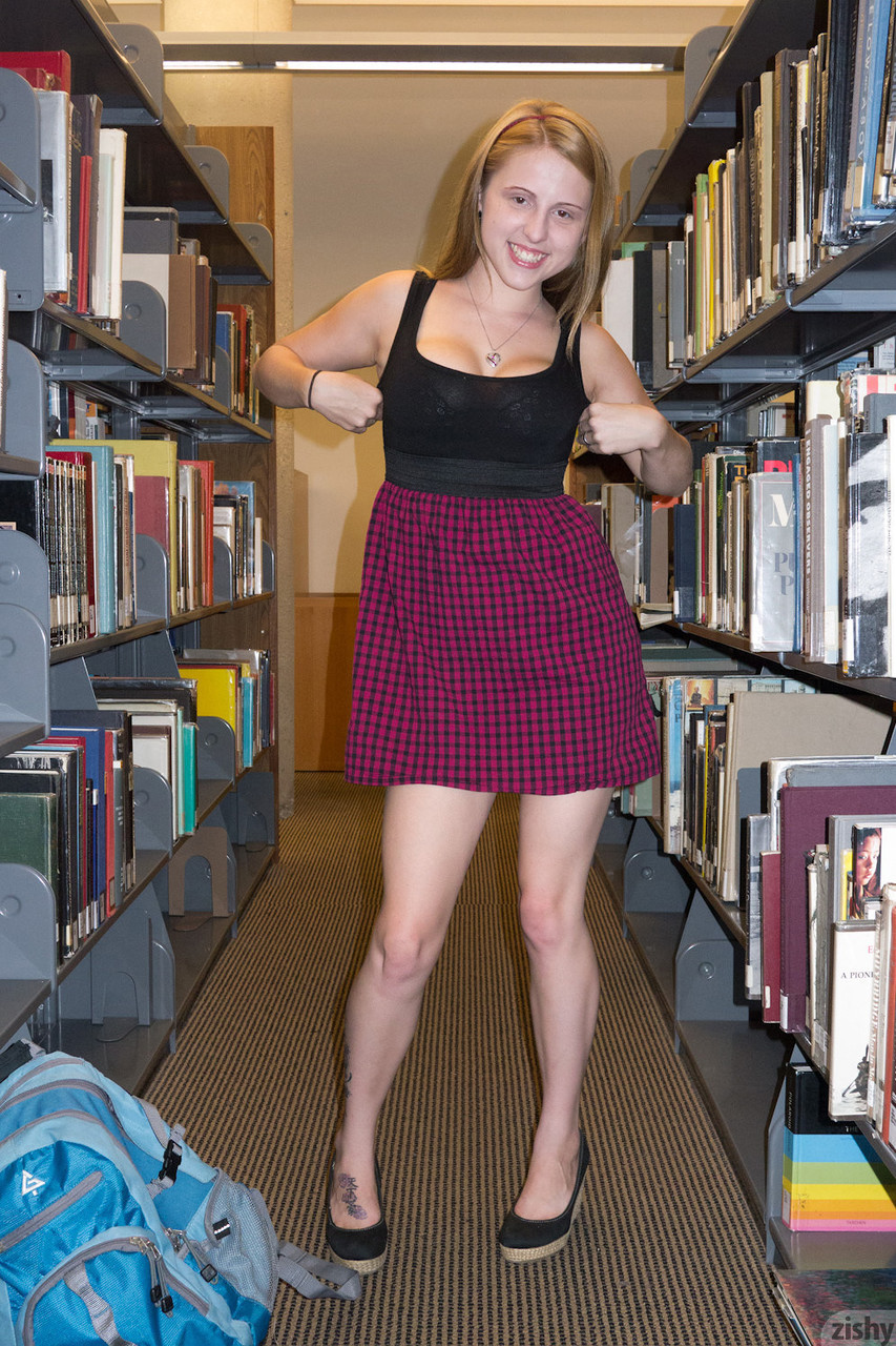Redhead college girl Danica Ensley flashes her upskirt panties on campus 포르노 사진 #424473907 | Zishy Pics, Danica Ensley, Amateur, 모바일 포르노