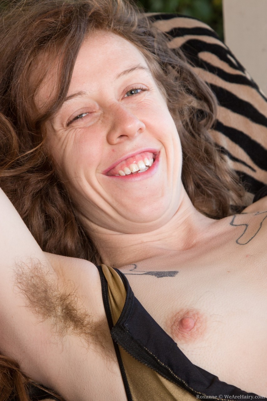 Amateur brunette Roxanne loses golden bodysuit & exposes her super hairy holes foto porno #425068472