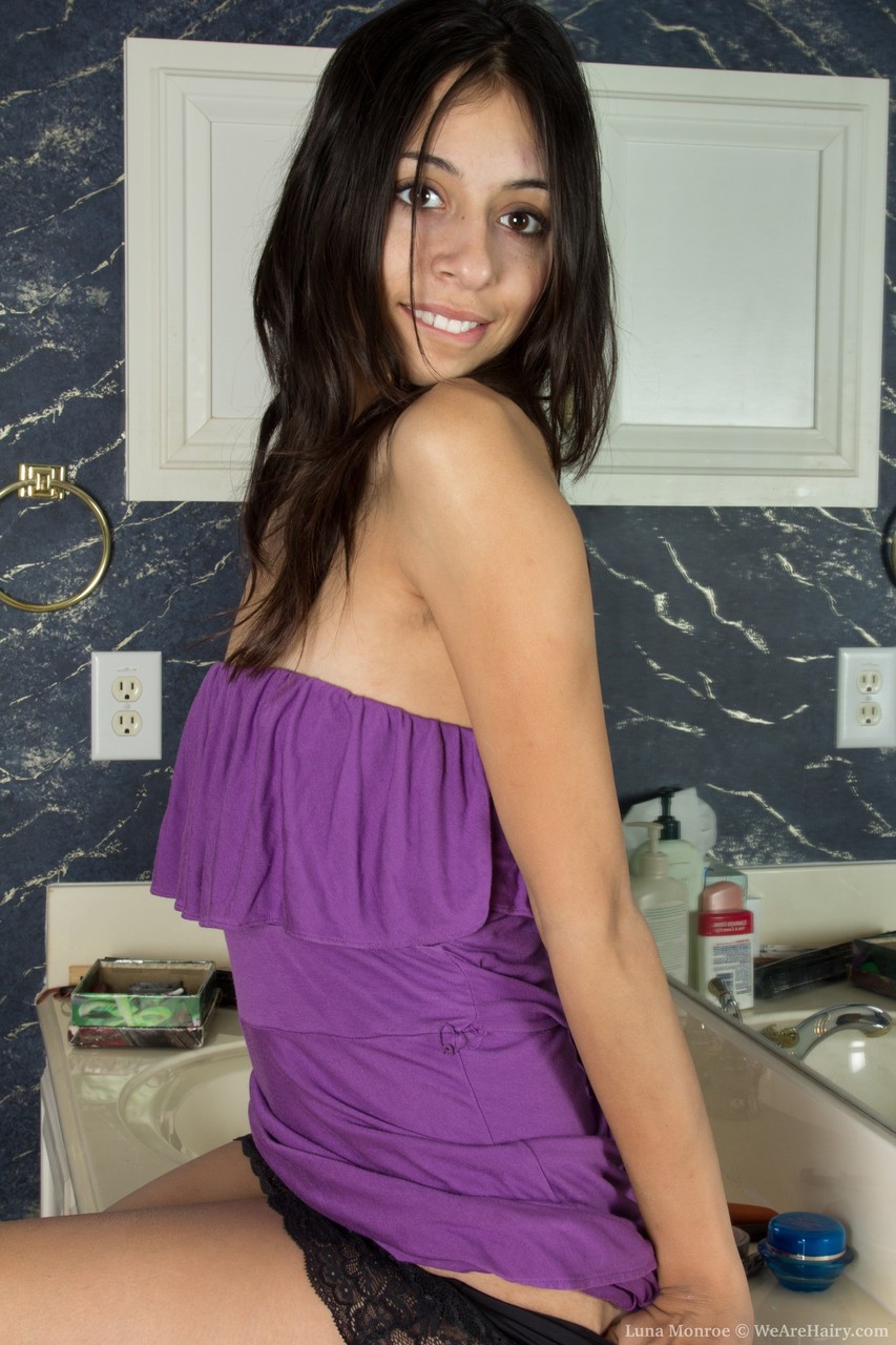 Slender gal with small tits Luna Monroe shows her bush in the bathroom porno foto #426416100