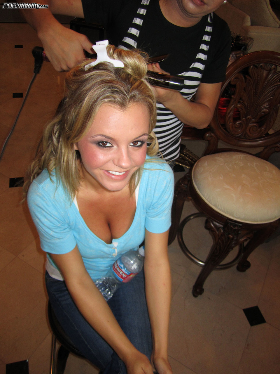Attractive women Bree Olson & Kelly Madison strip together and pose for camera 色情照片 #425364725