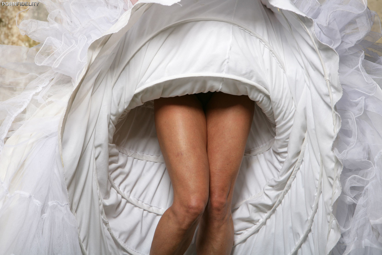 Naughty bride Shayla LaVeaux strips her dress to show medium tits & booty foto porno #426573298 | Porn Fidelity Pics, Ryan Madison, Shayla LaVeaux, Wedding, porno móvil