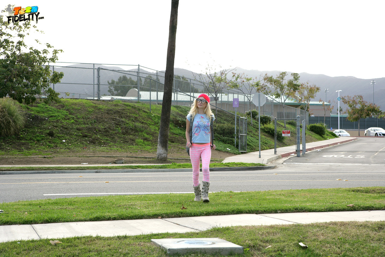 Innocent blonde schoolgirl Piper Perri is all tease on walk home from school foto porno #424243868