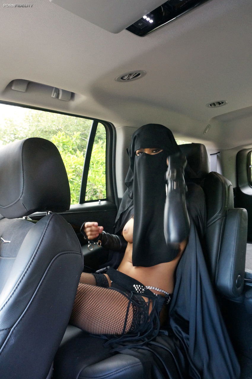 Latina babe in black lingerie Karmen Bella shows natural tits and her pistol foto porno #425674698