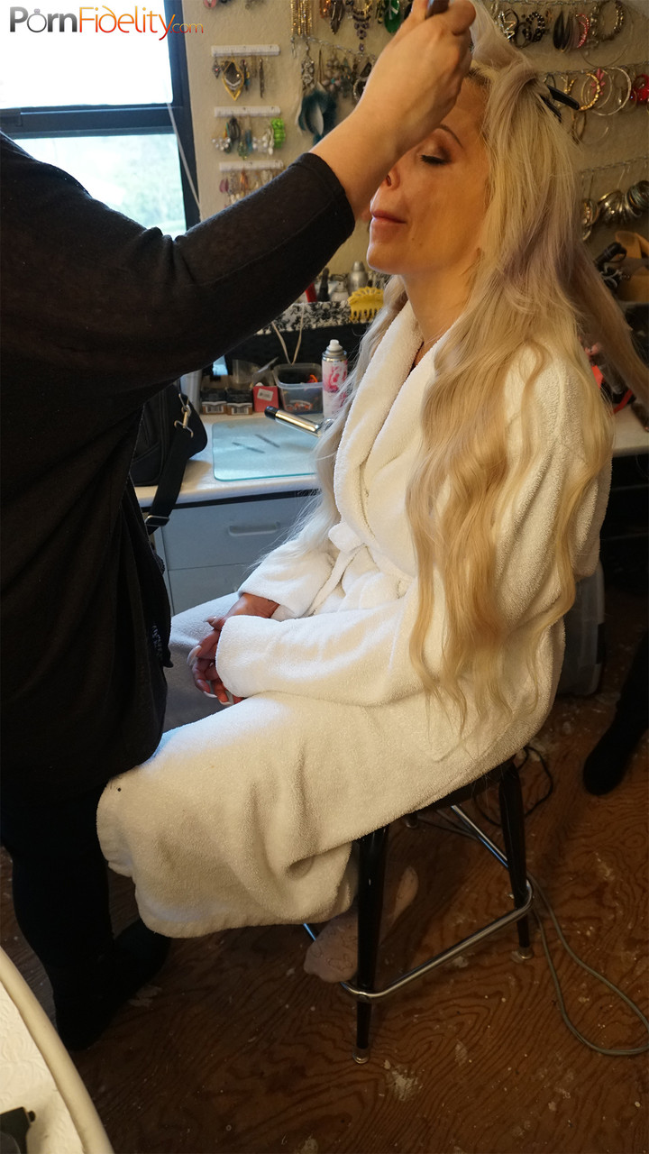 Luscious blonde Nina Elle strips her outfit to flaunt big fake tits 色情照片 #428212163 | Porn Fidelity Pics, Jack Blaque, Nina Elle, Tyler Knight, German, 手机色情