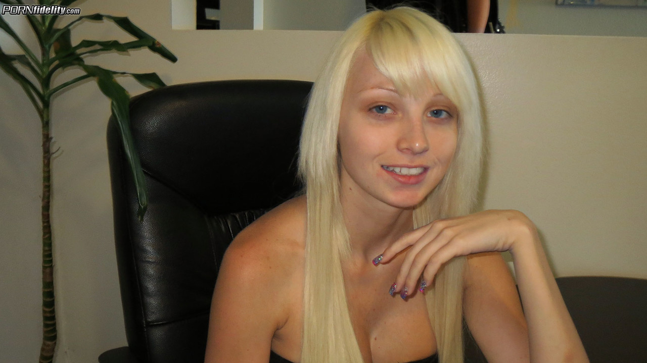 Striking blonde pornstar Bailey Skye sheds bikini & reveals her fake tits porno fotoğrafı #429165782 | Porn Fidelity Pics, Bailey Skye, Ryan Madison, Pornstar, mobil porno