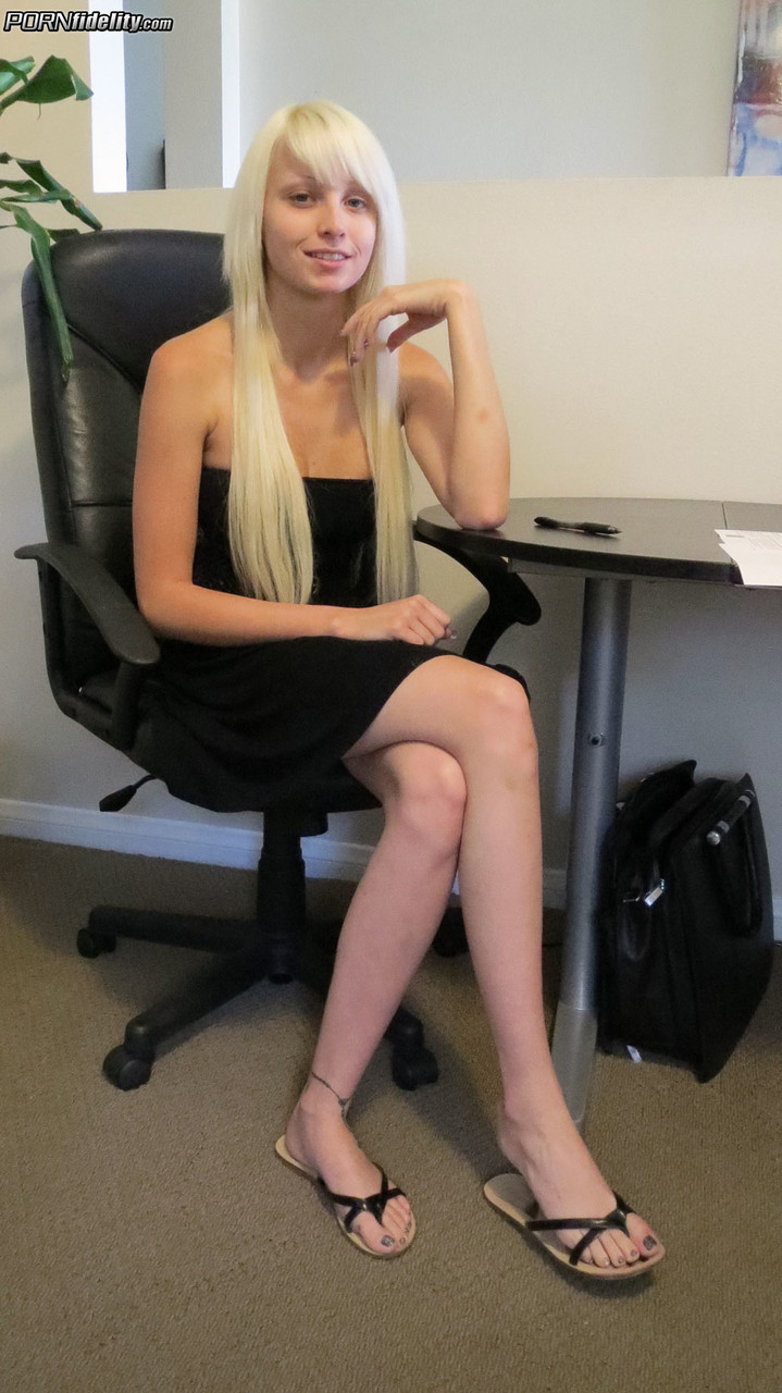 Striking blonde pornstar Bailey Skye sheds bikini & reveals her fake tits 色情照片 #429165783 | Porn Fidelity Pics, Bailey Skye, Ryan Madison, Pornstar, 手机色情