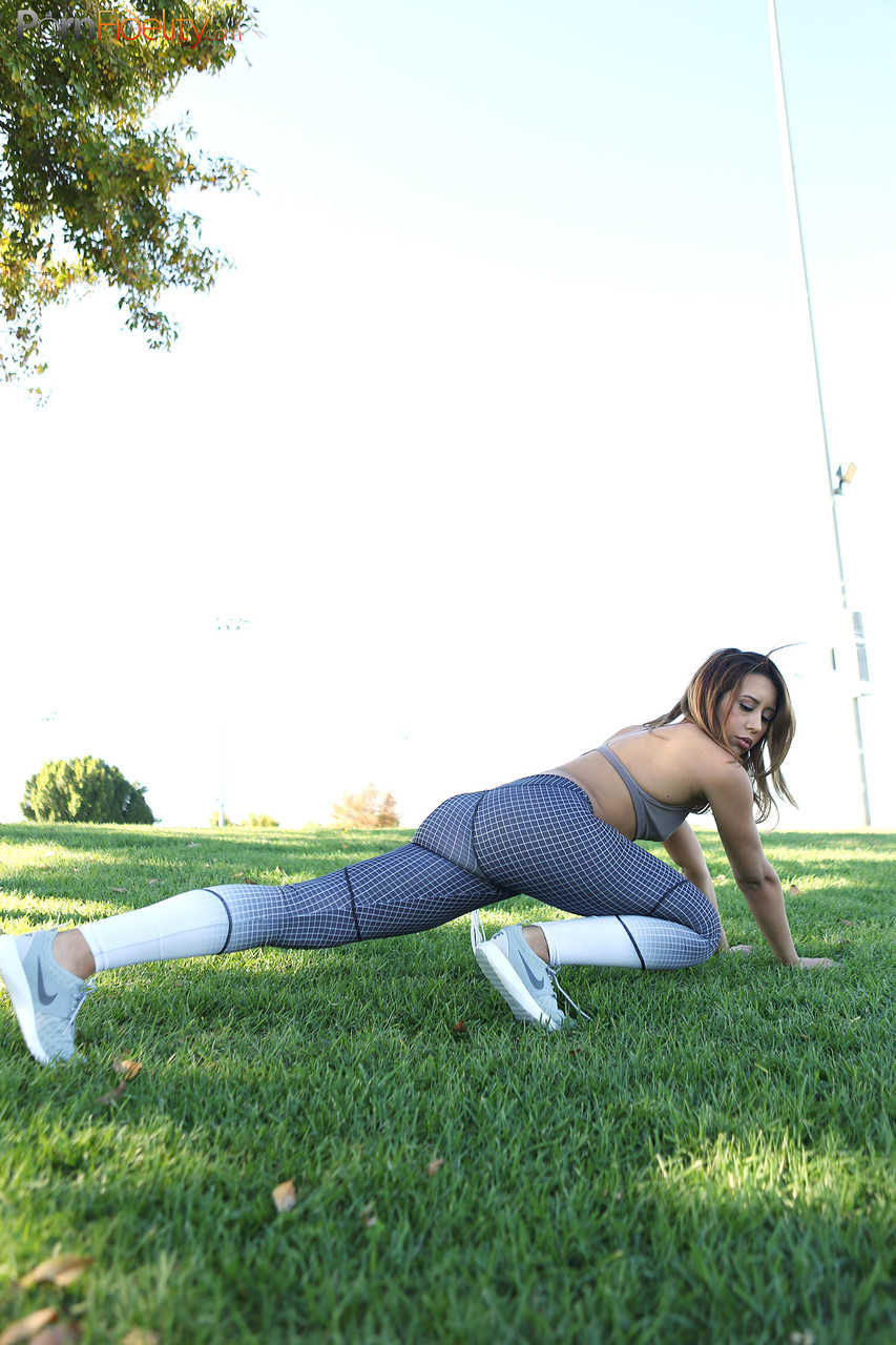 Exercising brunette Demi Lopez pause to masturbate clothed pussy on the lawn 色情照片 #426768711 | Porn Fidelity Pics, Demi Lopez, Ryan Madison, Yoga Pants, 手机色情