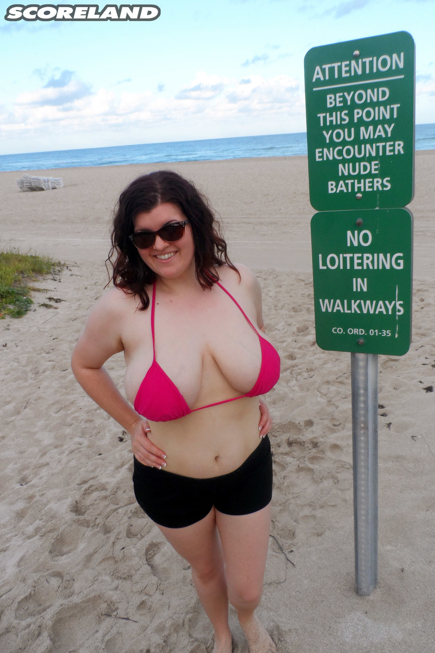 Thick Solo Girl Uncorks Her Knockers For A Day At The Nude Beach