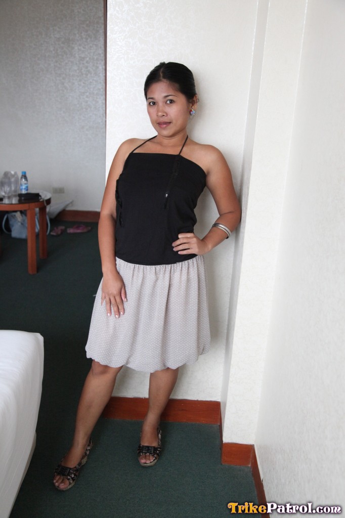 Amateur Filipina Che with Charm shows her cute natural titties in a hotel room porn photo #422659001