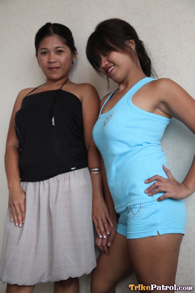 Amateur Filipina Che with Charm shows her cute natural titties in a hotel room ポルノ写真 #422659006