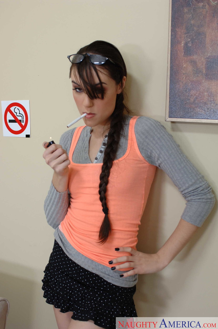 Schoolgirl Sasha Grey fucks her teacher after getting caught smoking zdjęcie porno #422791105