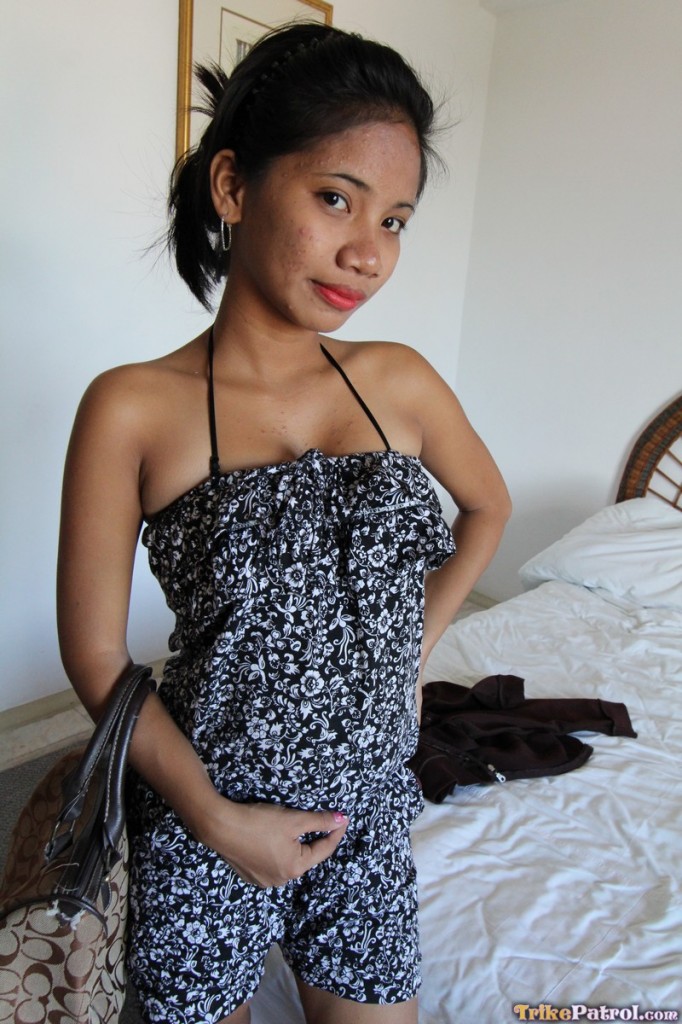 Slim Filipina female takes off her dress and sexy underthings to get naked foto porno #423749608